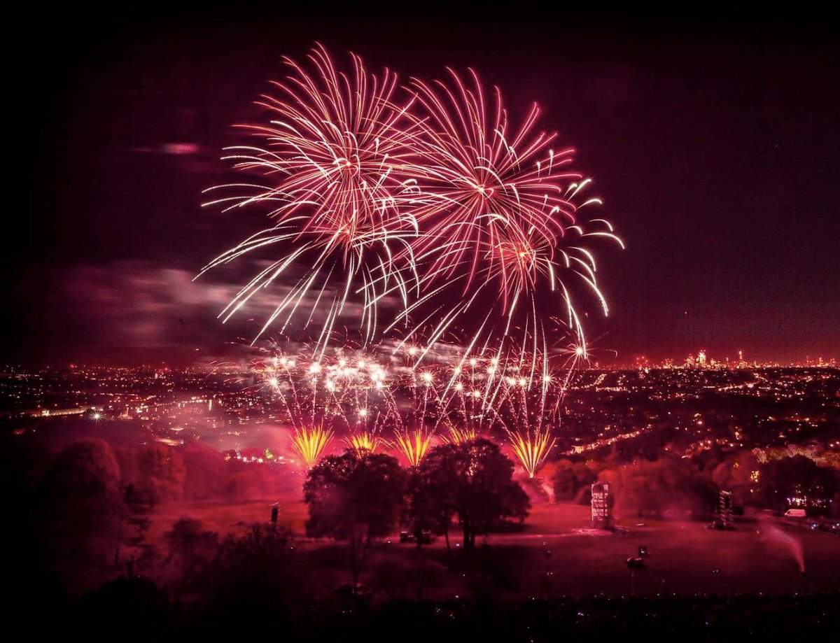 FuseFireworks's tweet photo. What a stunning 📸 from Lloyd Winters 
#fireworksfestival #alexandrapalace #london #fireworks #GuyFawkes #beerfestival #event #eventprofs https://t.co/beooVPKxbe