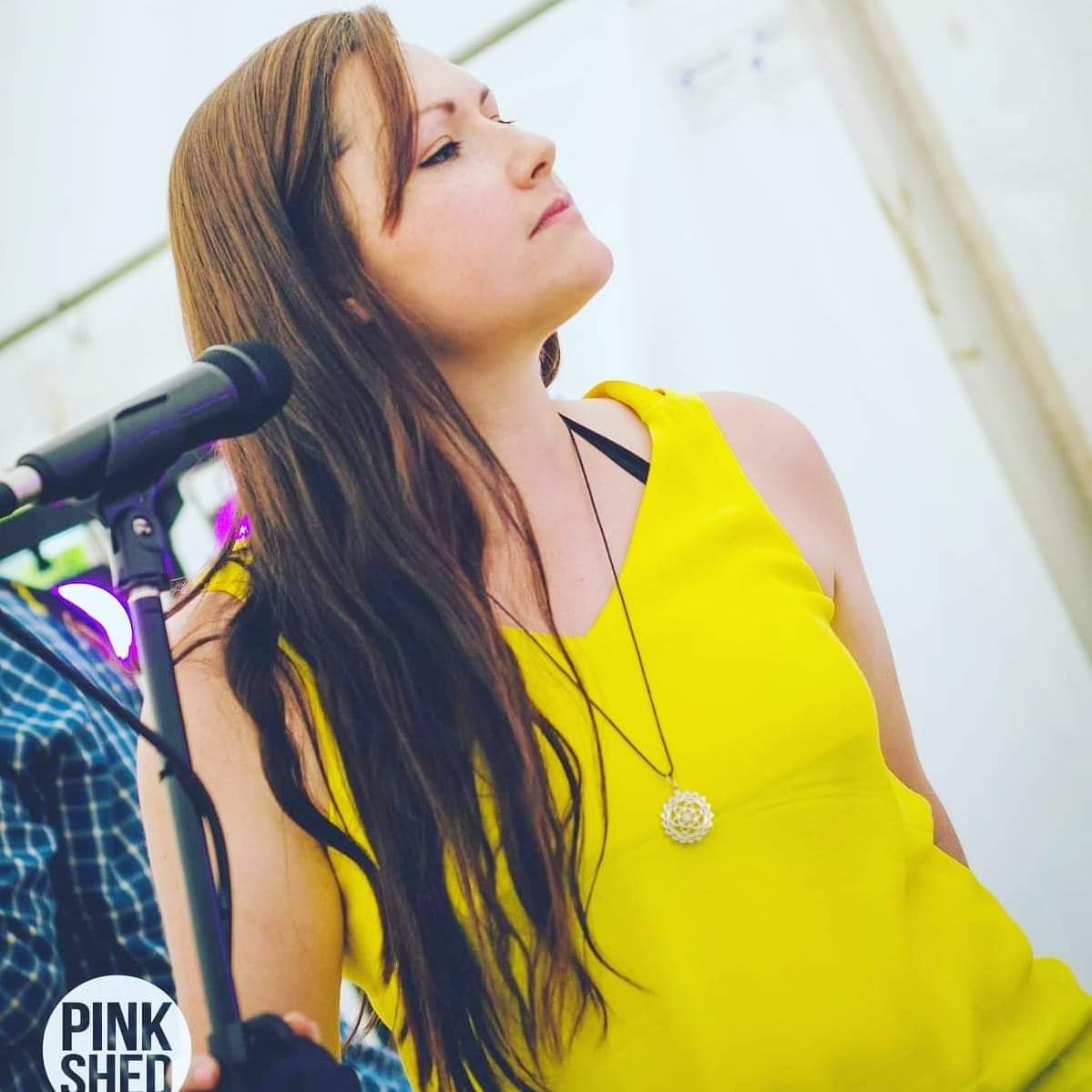 Feeling the chill? Tell winter to wait. Summer music vibes all round at Acklam Village Market this Saturday! LEYLINE PASS perform at 4pm! #portobelloroad #hotvox #livemusic #londongig #bands #womaninmusic