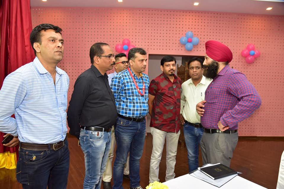 ChildScheme's tweet photo. "Nanhe Hath Kalam Ke Sath" Program organized by Child Protection Society of U.T. of  Daman &amp; Diu held on 8th August, 2018 at Daman.
Total 715 kits has been distributed to the students in need of Care and Protection https://t.co/2A8rAdKTN3