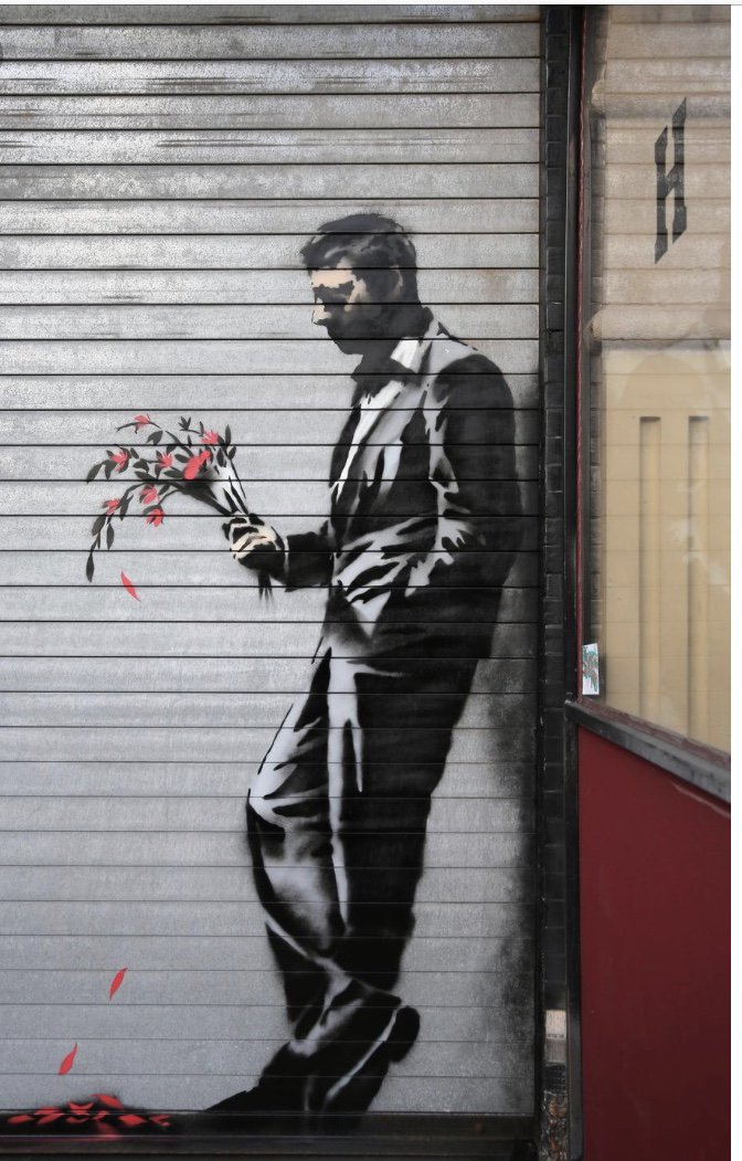 614Barthou's tweet photo. Barthou-612
Un poète dans la forêt
Regarde avec indifférence
Son revolver au cran d'arrêt
Des roses mourir en silence
Poèmes à Lou / Banksy
Credit photo John Moore - AFP
@ApollinaireGui1 
#Apollinr18 https://t.co/RGIfD2FBjw