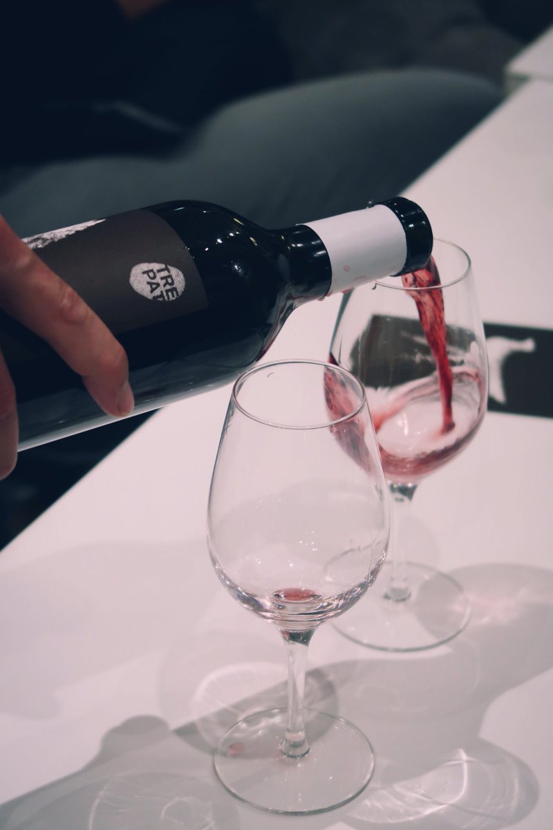 vinsdepedra's tweet photo. 😊Ahir a @alavadelacruz el grup de #WineLovers que volien descobrir la @DOConcaBarbera, ho va donar tot!
👉🏼Un gran interès pels vins però també pel territori i pel nostre projecte!
#vinsdepedra #doconcadebarbera #montblanc #vicatala #catalanwine #roadbcn #alavadelacruz https://t.co/yNCR3P9DIA