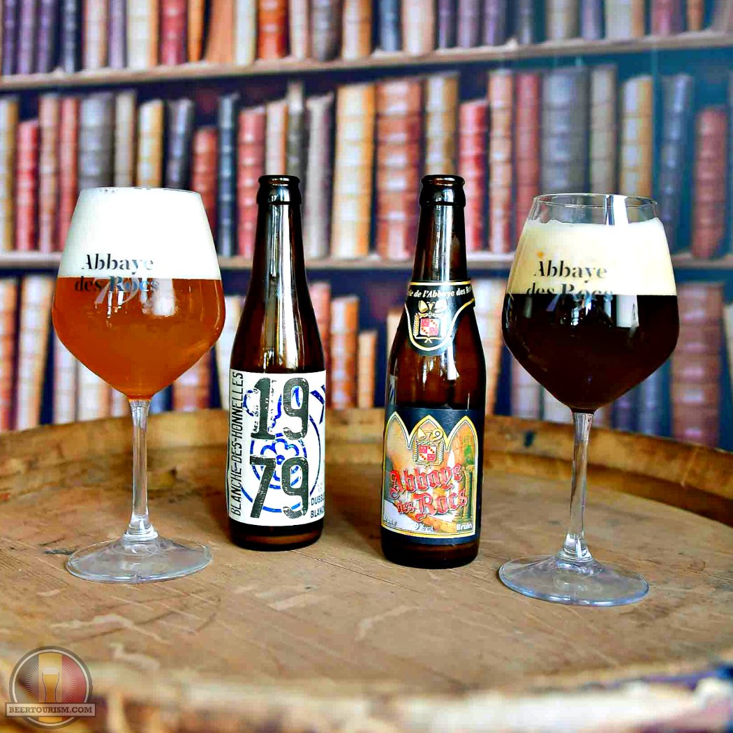 Beer_Tourism's tweet photo. Beer and books... An old Belgian saying says all wisdom can be found in a glass :) Thanks to Abbaye des Rocs for the inspiration! https://t.co/4PtPtta2WZ #abbayedesrocs #blanchedeshonnelles #beer #books #belgianbeer #microbrewery #beertourism https://t.co/czpFprc6JM