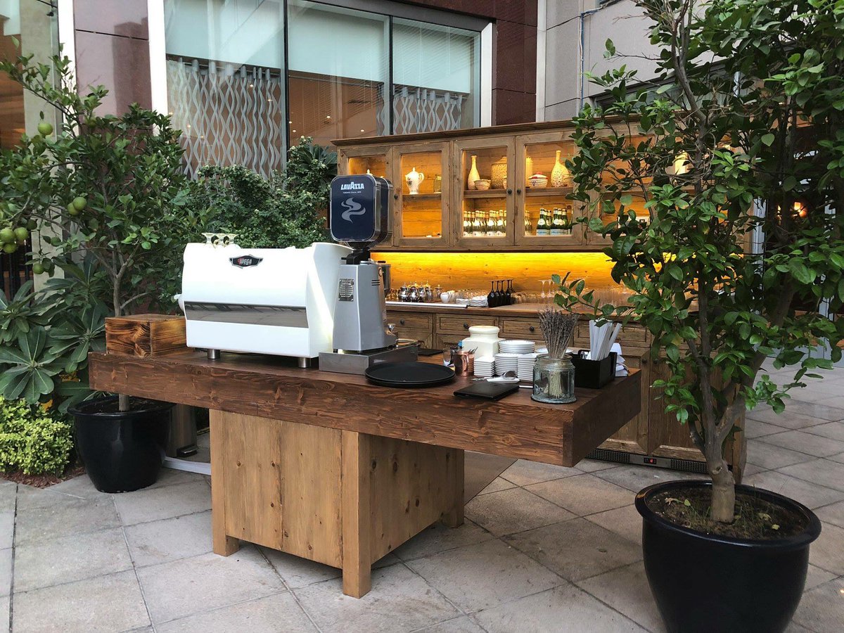 Beach_Rotana's tweet photo. Our outdoor Al Shorfa Lounge kitchen! Serving up great coffee throughout the day for you and your friends 😊

#BeachRotana #AbuDhabi #AlShorfa https://t.co/d4vkdA9DOV