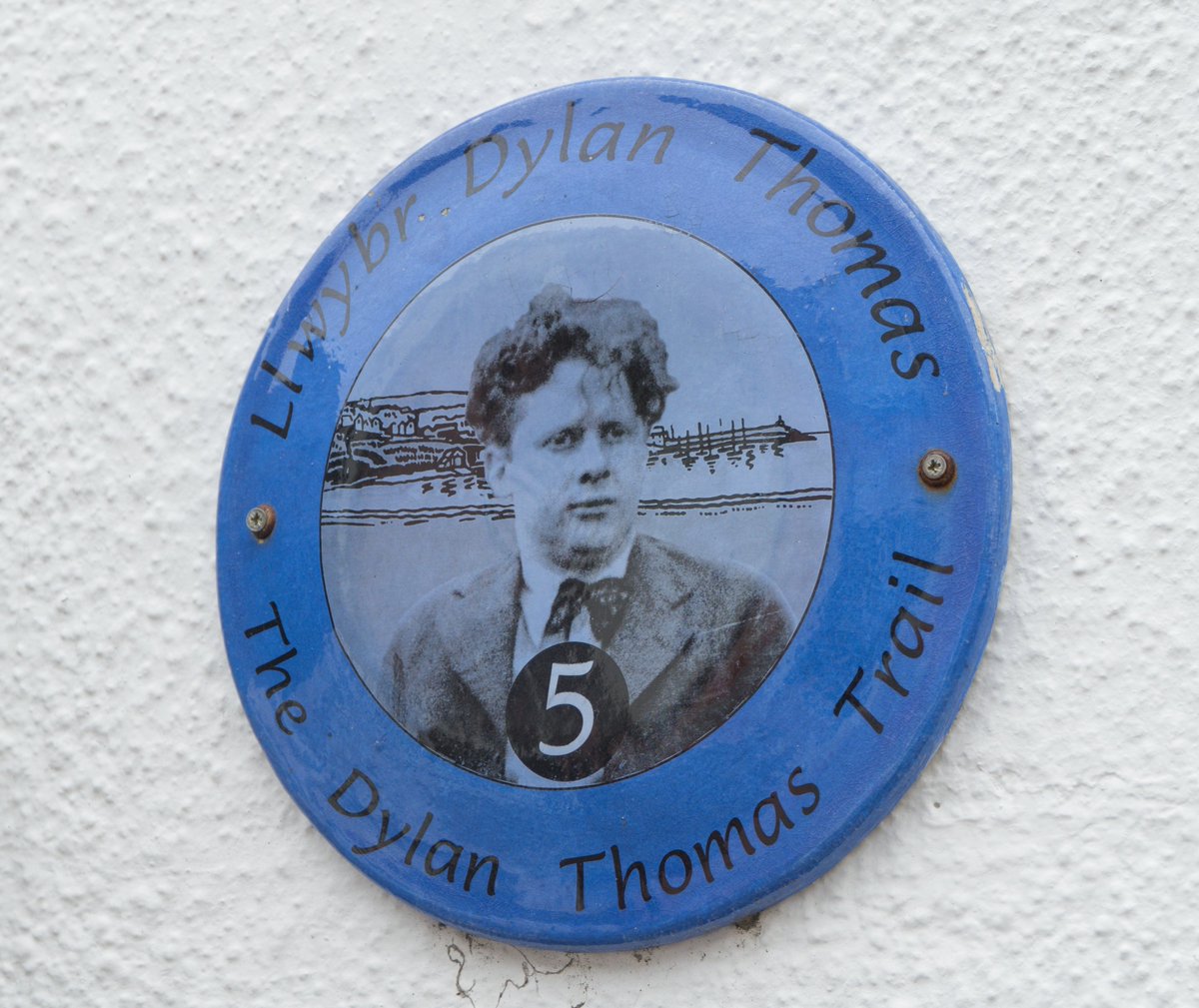SSHHWales's tweet photo. Today is 65th anniversary of the death of #DylanThomas. He lived in @New_Quay in 1944 -5 and started #UnderMilkWood here.  Why not follow the #DylanThomas walking trail starting from sea front?  @dylanthomasnews @DylanThomas_100 @LitWales https://t.co/2x8jkLCLmR