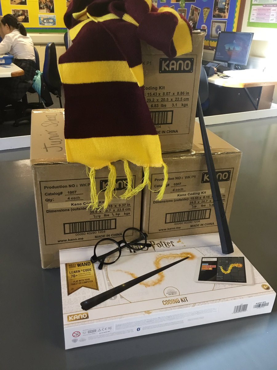 KingsCreativEly's tweet image. Our delievery from Diagon Alley has arrived with help from @TeamKano. 12 new #HarryPotter coding wands ready for next term’s #coding club.  #codingwand #HarryPotter #KEJComputing #STEM