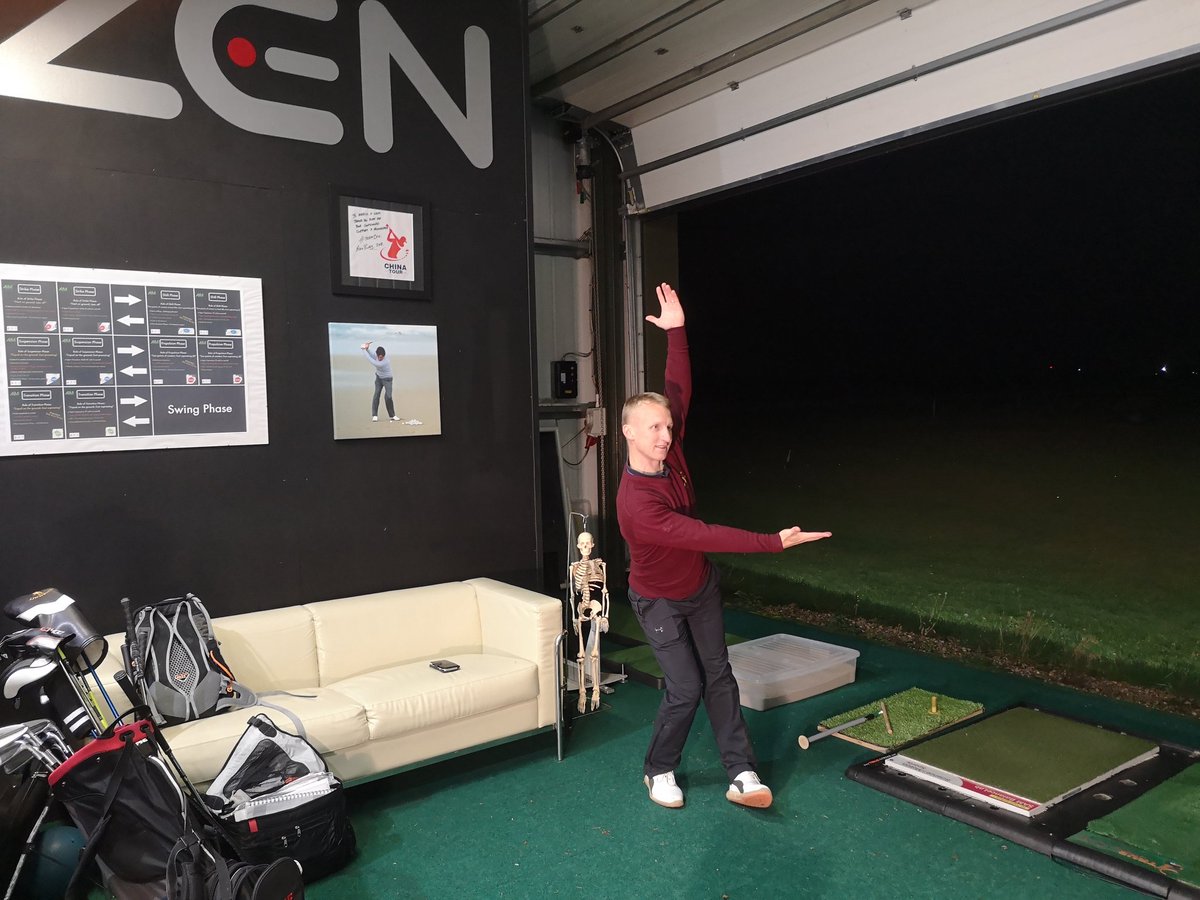 GRF_Golf's tweet photo. No it's not Karate Kid, it's @lukeprogolf! In action with some targeted stretching to recruit new movement planes to improve pressure patterns, rotation and sequencing. #ZENGolfMechanics #ZENFootMechanics #FlowMotion #MindBodyMotion #ZENGolf https://t.co/H6TirRhIzt