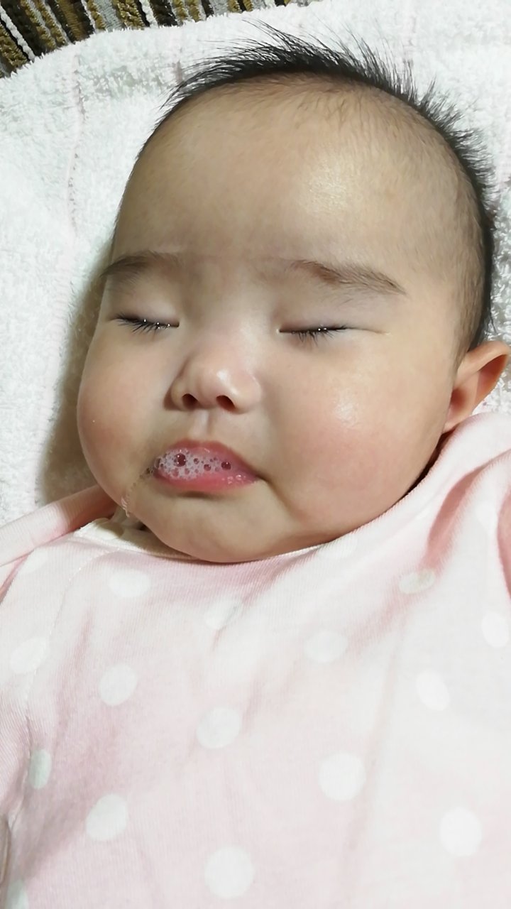 西嶋千春 あしたはfairyゲストです 皆さま是非よろしくお願いします 13 時です 娘 口からヨダレの泡だしながら寝てるw T Co Cmvj8tp4on Twitter