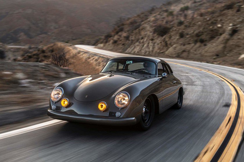 motorpasion's tweet photo. El Porsche 356B Cabrio de Emory Motorsports es un espectacular restomod, tan bonito como liviano https://t.co/0q8Izd1aPb https://t.co/Xmx2hnwqgc