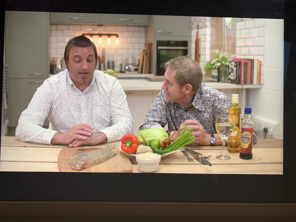 Great to see @jonfellchef and @NigelBarden on another episode of #nigelsdrivetimedishes on @primevideouk made by @sgftv @KitchenCraft @fynefishdeli #incumbria @incumbriamag #foodtv