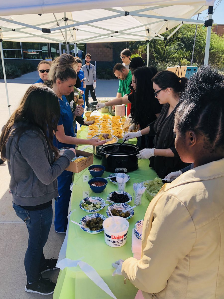 PowerMathCamp's tweet photo. Thank you to our @gatewayaz friends and family for joining us for Fibonachos & GuacaMOLE. There were almost $900 of donations for the Dr. Jim Baugh Math Lovers Scholarship! 🙌 Special thanks also to our #GateWayMathClub #volunteers who made this event possible! https://t.co/AJHJ1ksLLs