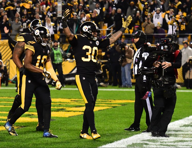 Black & Gold Today tweet media