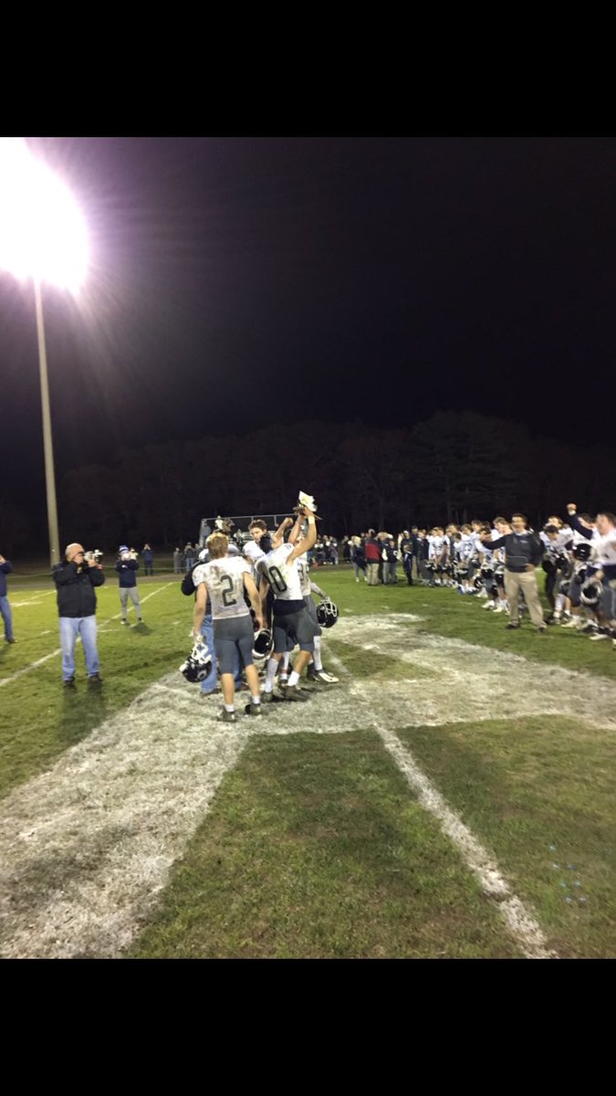 CohassetSports's tweet photo. Cohasset Football with the 33-16 win over Abington. Skippers are your South Champions! #GoBlue #SkipperPride https://t.co/yhU8A0xURV