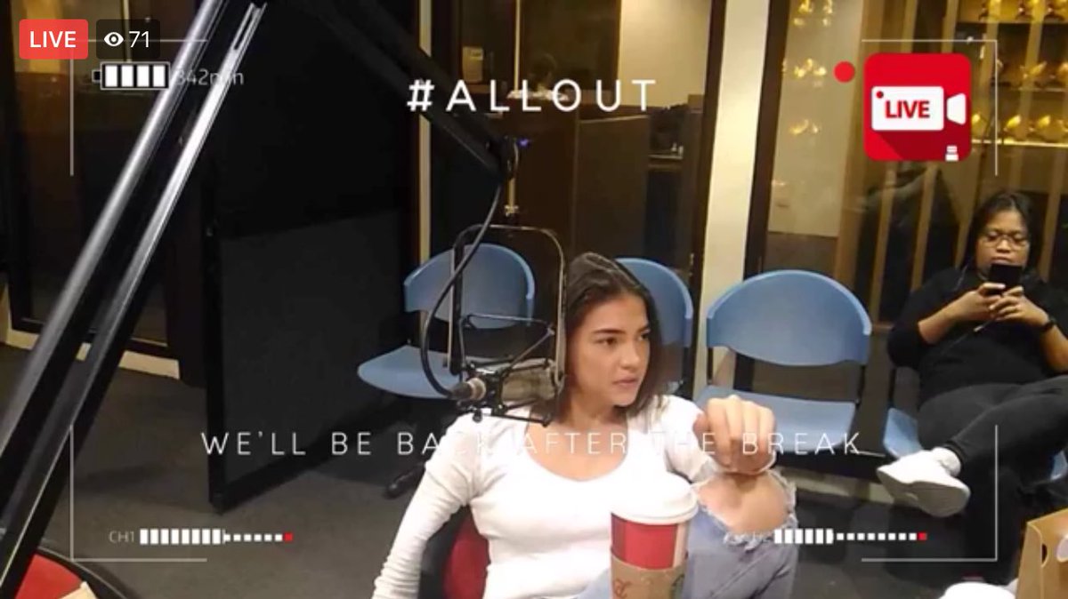 RDRH03's tweet photo. Ang cute nmn 
Astig ng upo hahaha
Ganda ni rhian...
#RhianRamosGoesAllOut https://t.co/QEi9yNP4Tc