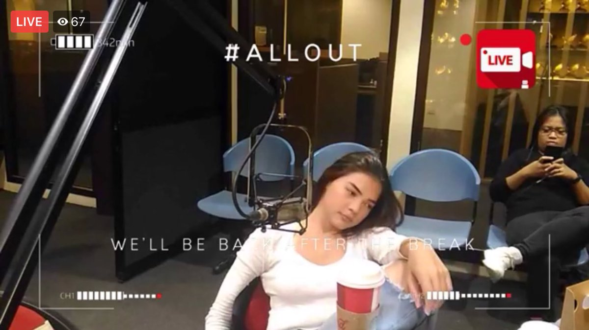 RDRH03's tweet photo. Ang cute nmn 
Astig ng upo hahaha
Ganda ni rhian...
#RhianRamosGoesAllOut https://t.co/QEi9yNP4Tc