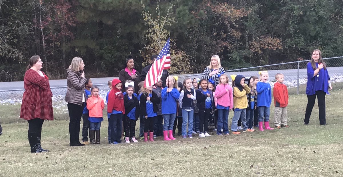 bobbibhall's tweet photo. Veteran’s Tree Ceremony #seslearners https://t.co/h4PEFHMycK