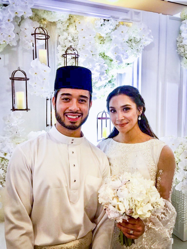 Alhamdulillah syukur, anak perempuan saya, Kyra Arianna telah selamat di ijab kabul dengan Adam Azhari semalam. Terima kasih kepada keluarga, sahabat dan tetamu yang hadir, terutamanya pihak keluarga menantu baru saya. Semoga Arianna dan Adam kekal bahagia hingga ke Jannah.