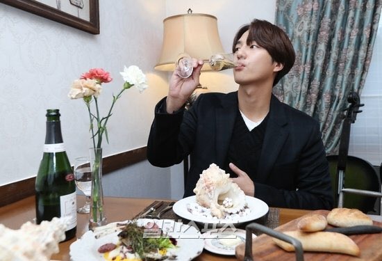 for_yangsejong's tweet photo. 181109

[취중토크②]양세종 ＂불안한 멘탈, SNS를 안 하는 이유＂ 
(출처 : 일간스포츠 | 네이버 TV연예) 
https://t.co/sRh1o9wEuP

#양세종 #Yangsejong #ヤンセジョン #梁世宗 #굳피플 #굳피플엔터테인먼트 #세종특별時 #세종특별시_SpecialTimeOfSeJong https://t.co/ctp3soqmCA