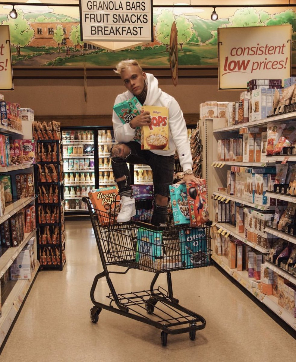 OpulentKyle's tweet photo. cereal https://t.co/D2bADebKbw