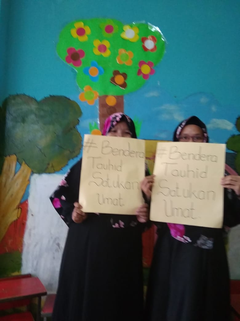 CapahAcic's tweet photo. #BenderaTauhidSatukanUmat https://t.co/i7kwmQNA9n