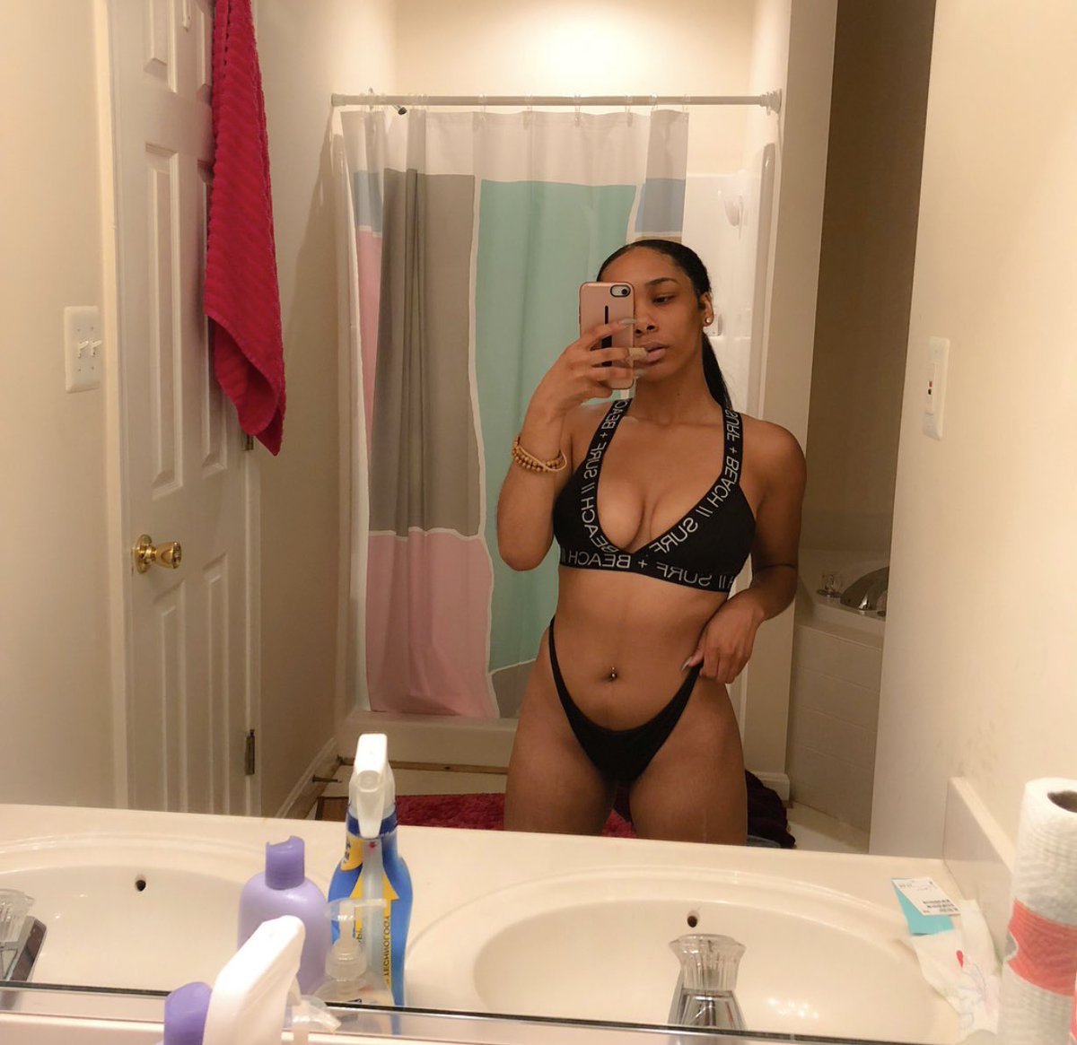 dollfaceaaaaaaa's tweet photo. u against me? gotta be a mixed match 🖤 https://t.co/hEDld762fo