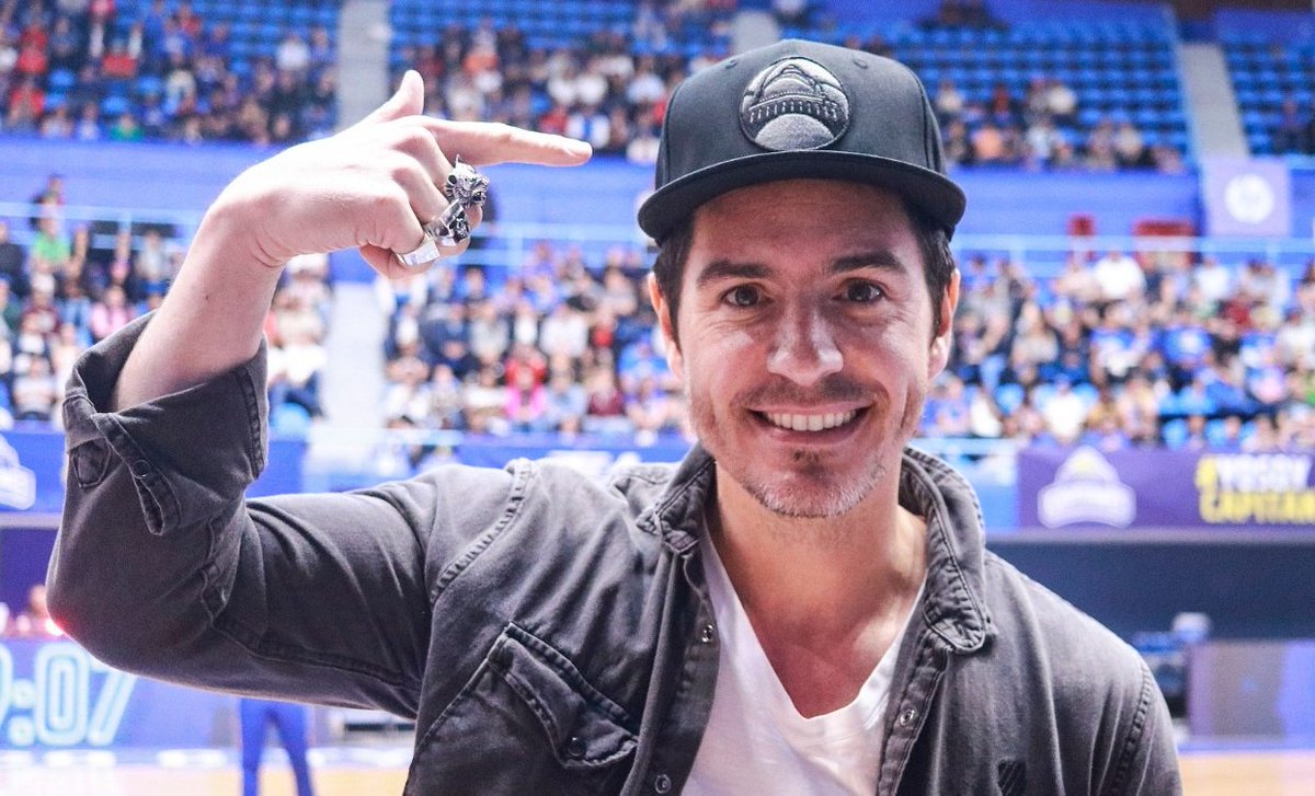 '@CapitanesCDMX: De nueva cuenta nos visita un integrante de la #FamiliaCapitanes @MauOchmann ' yo.lo viiiii