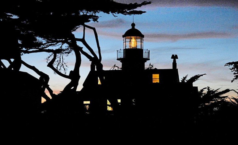 USLHS's tweet photo. #PointPinosLighthouse CA "is something akin to a time machine. It allows visitors to travel back to the shining days of early statehood and the dark hours of World War II." https://t.co/zq1oWuNnhE #Monterey #PacificGrove https://t.co/EboDmr8duO