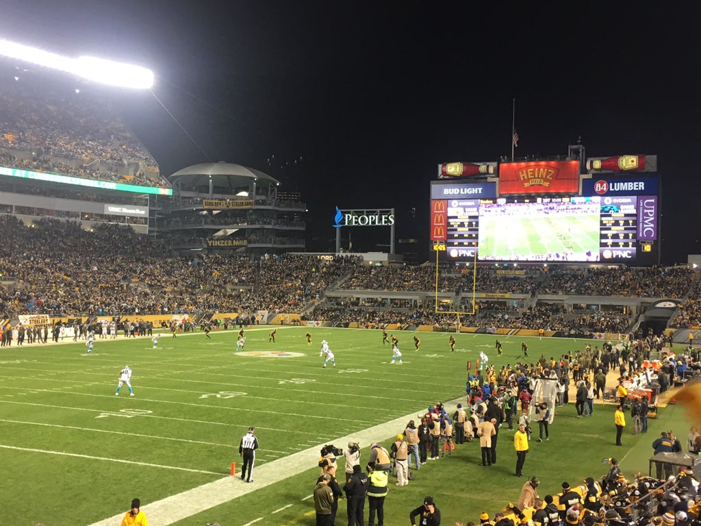 KirbyUtah's tweet photo. Thanks to @shure we’re hanging out at the @steelers game tonight at the #TTS18 #AVtweeps @Kaleoiini @bgramSCe https://t.co/wznhPEYCrz