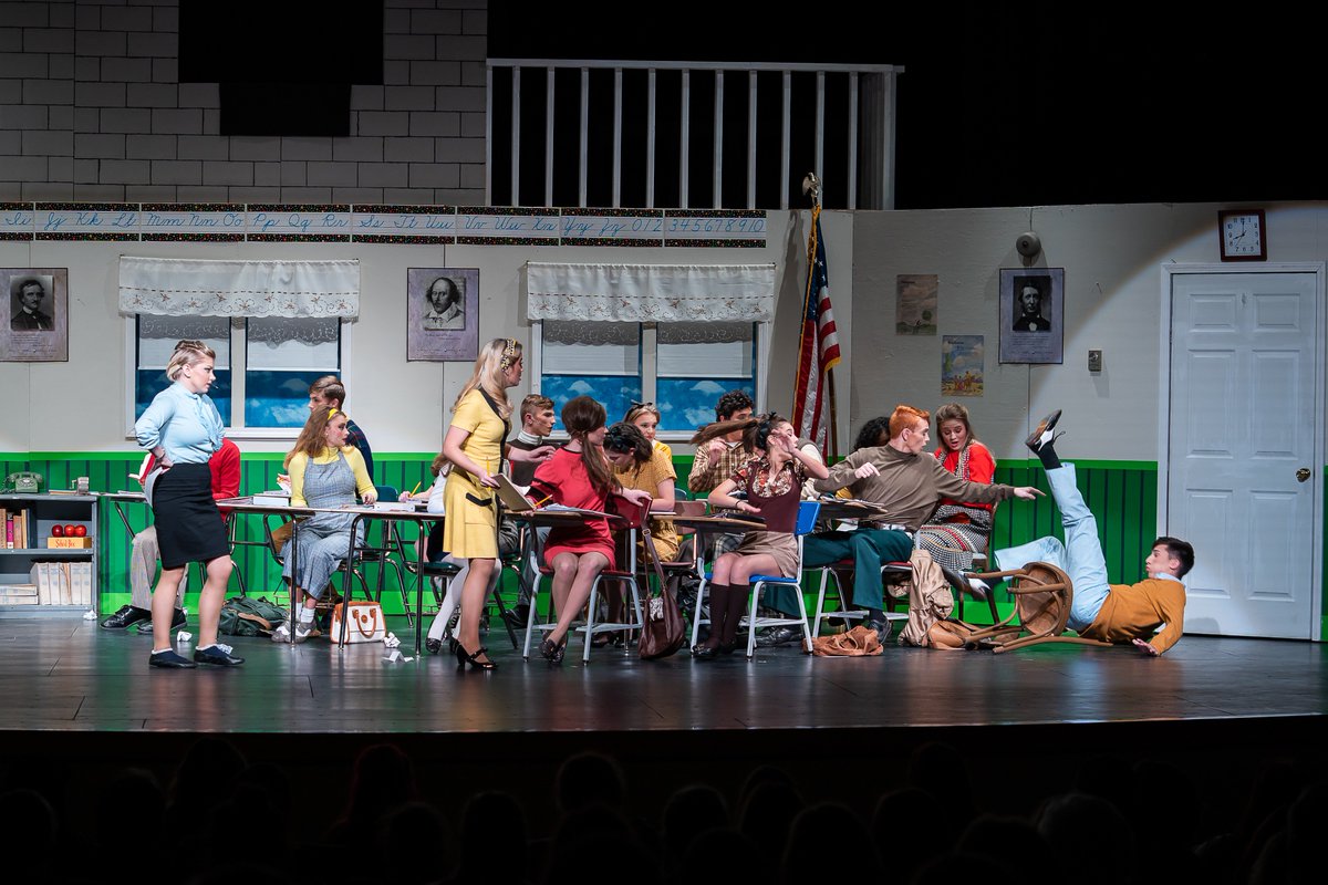 MelRenWilliams's tweet photo. Opening Night Success! Great job cast and crew. Hilarious, laughter, energy! 😍 🎭 @DHSTheatreDept @DeSoto73  @DeSotoHS73 #UTDStaircase https://t.co/CGoJzmYt42