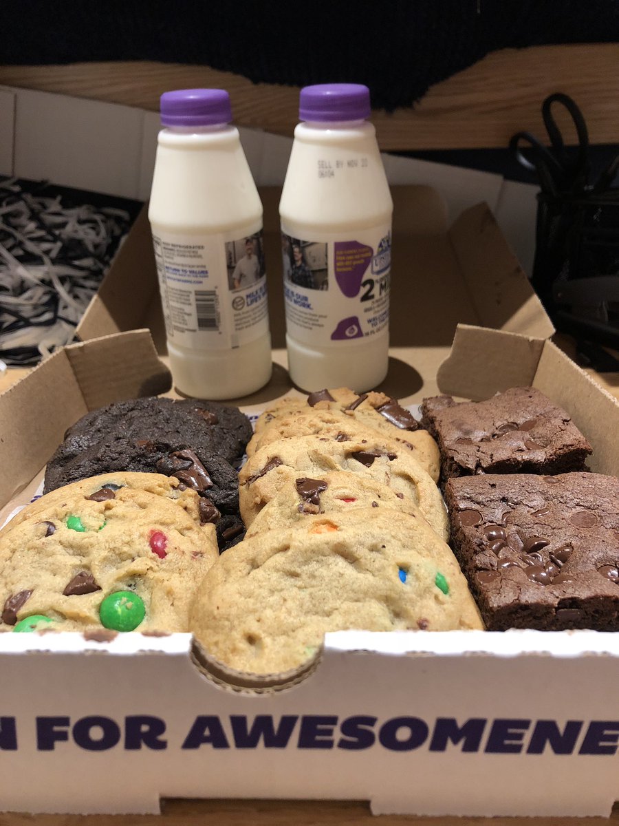 Classic Mom move to order cookies to my dorm. You da real MVP 😭