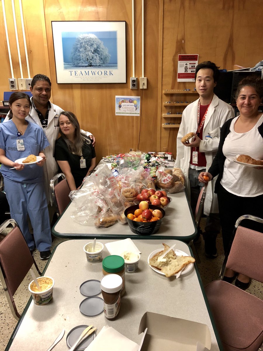 KingsleyKwok's tweet photo. Celebrating #MRTweek with a sponsored breakfast by #OPSEU Local 575. #MRTWeek2018 Happy MRT Week to all the amazing rad techs. https://t.co/iFvxZCnwOY