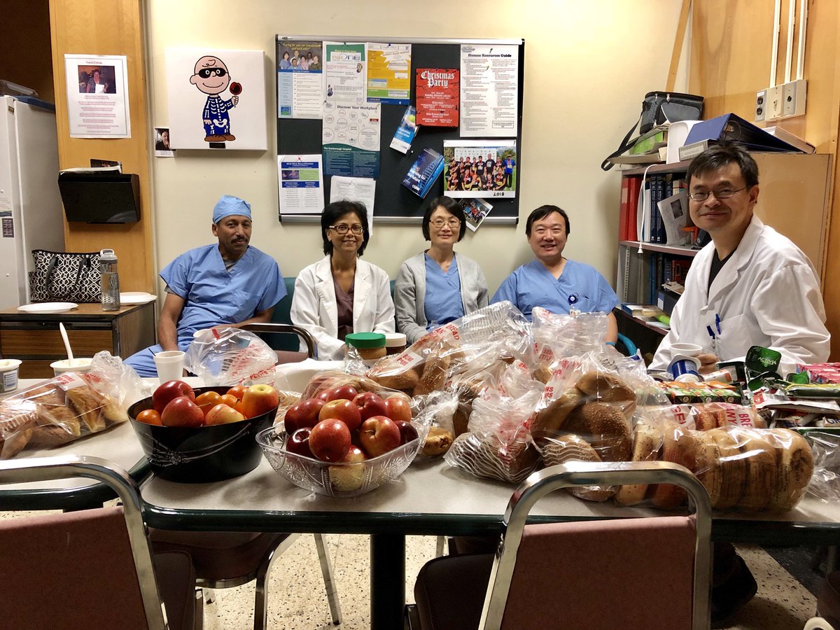 KingsleyKwok's tweet photo. Celebrating #MRTweek with a sponsored breakfast by #OPSEU Local 575. #MRTWeek2018 Happy MRT Week to all the amazing rad techs. https://t.co/iFvxZCnwOY