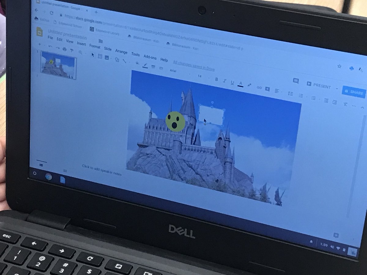 mrtomizawa's tweet photo. Creating an on screen narrator using shape tools in Slides @EDMrsHuang @EdgewoodNews #edgewoodproud #edgewoodschool https://t.co/Zo0sTrtz1r