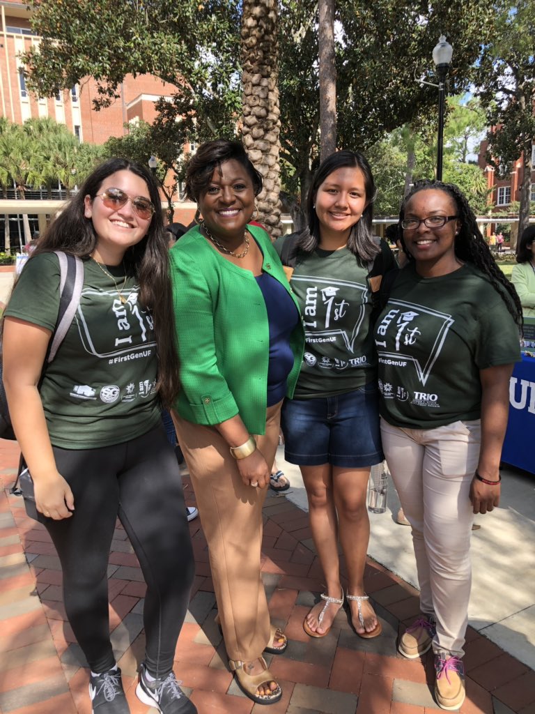 _JaNetGlover's tweet image. Happy National First Gen Day!! We recognize &amp;amp; celebrate all our 1st gen students! It's been a privilege to pay it back &amp;amp; forward as a first gen too!#FIRSTGENUF #CelebrateFirstGen