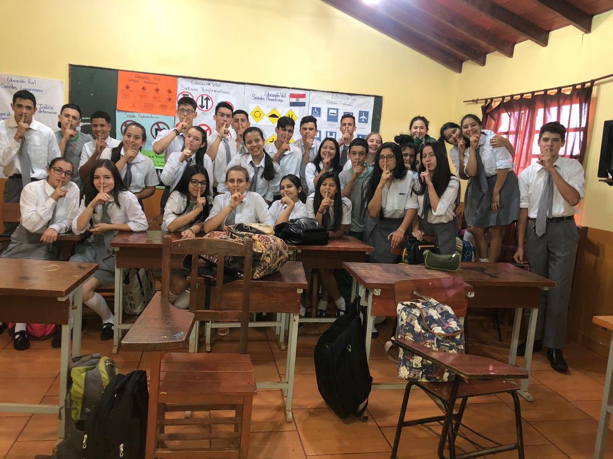 gustafrandaloso's tweet photo. Más una noche/día increíble en mi vida el ultimo intercurso fue el mejor de mi vida! Tercer y primer curso representando muy bien al cole, SI SE PUEDE, que vengan los buenos porque los mejores ya nos vamos 🤫😝❤️ #promo018 #campeones https://t.co/Ha4yrkuImU