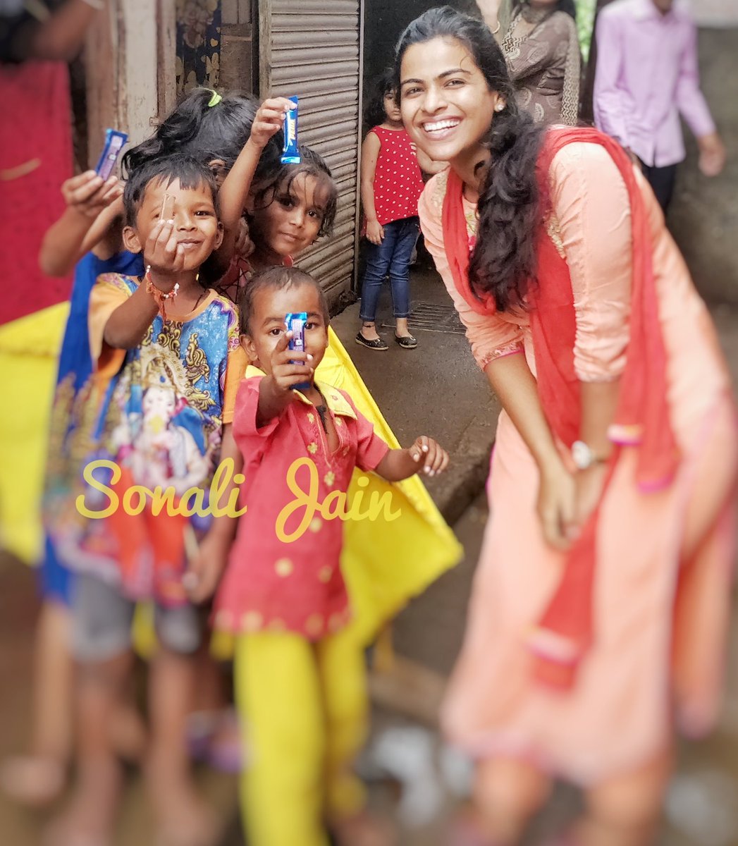 sonali31104's tweet photo. @Canon_India #SpreadTheFestivity 
#ShiftYourFocus 

If you feel you're fortunate enough to brighten up others faces with gleaming smiles , never miss a chance to do so !!

So celebrating with these cute kids at an NGO by giving sweets 😊💚

@impriyansh92
@Nishita5503 
@nankudi https://t.co/akt94xahzl