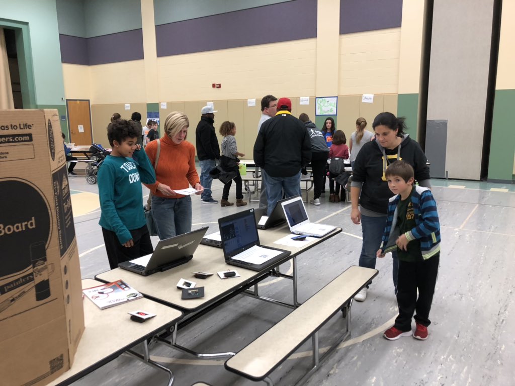 ScottSetzenfand's tweet photo. What an amazing Family #STEAM night @EC Hartman with @Perry_Hartman. These kids were so excited to talk About #STEAM and the #wolverineworkshop! Thank you to the awesome teachers and parents for your support...wouldn’t have happened without you. #EC__Proud https://t.co/0fzld9Qc8t