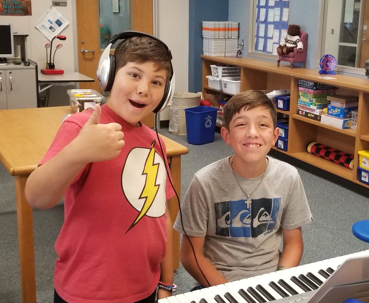 KidsRead2's tweet photo. Students @BauerschlagBest enjoy exploring makerspaces including our new keyboard set! Thank you @ccisd_ef and @bmagdos for our grant! #CCISDlibs @CCISDLibrary #ccisdmaker https://t.co/Knft55mYEI