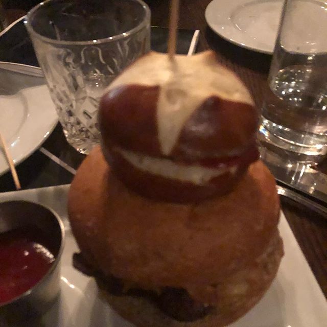 colincameron49's tweet photo. #burgerception https://t.co/YN5u7TEBY5