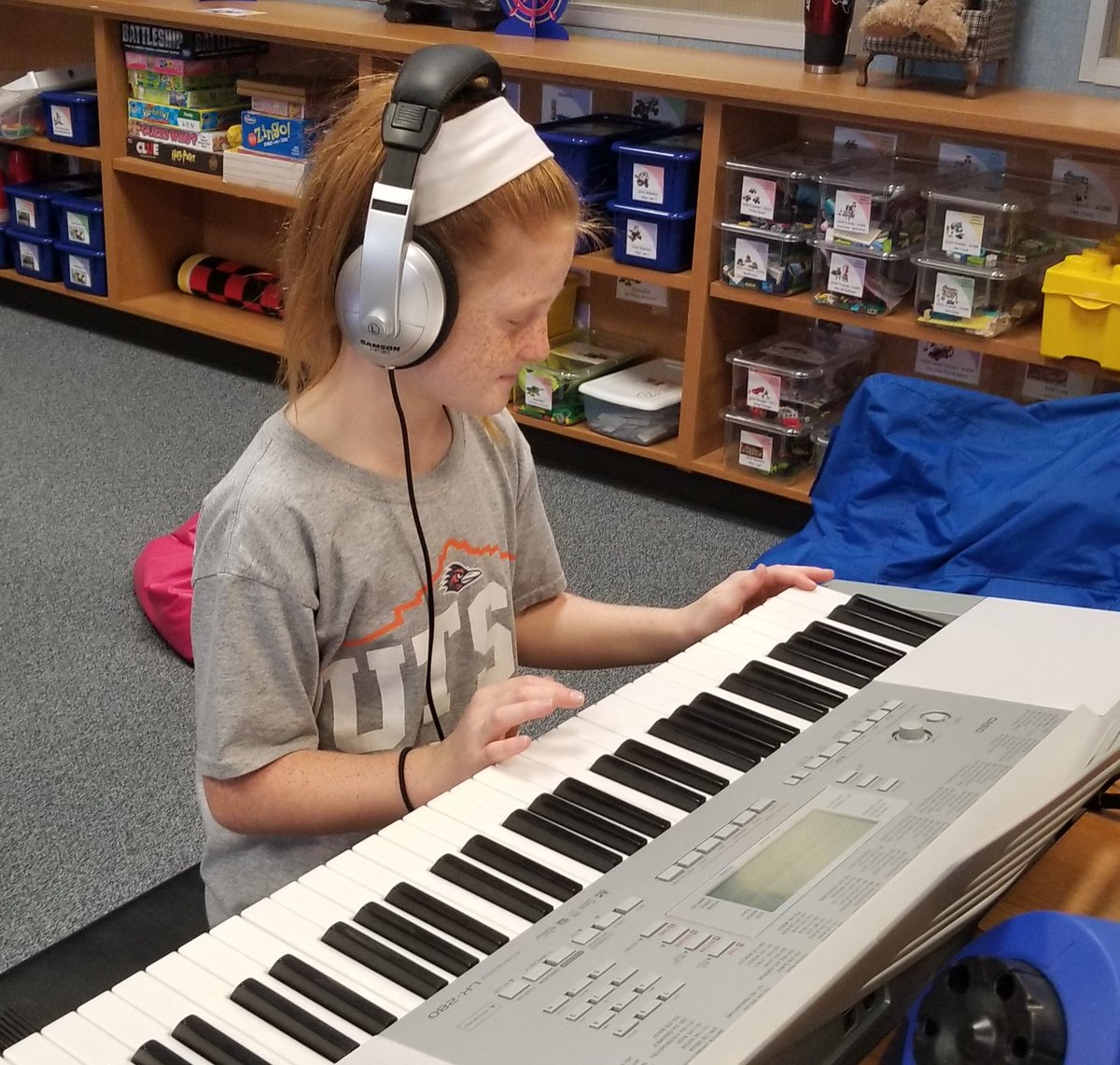 KidsRead2's tweet photo. Students @BauerschlagBest enjoy exploring makerspaces including our new keyboard set! Thank you @ccisd_ef and @bmagdos for our grant! #CCISDlibs @CCISDLibrary #ccisdmaker https://t.co/Knft55mYEI
