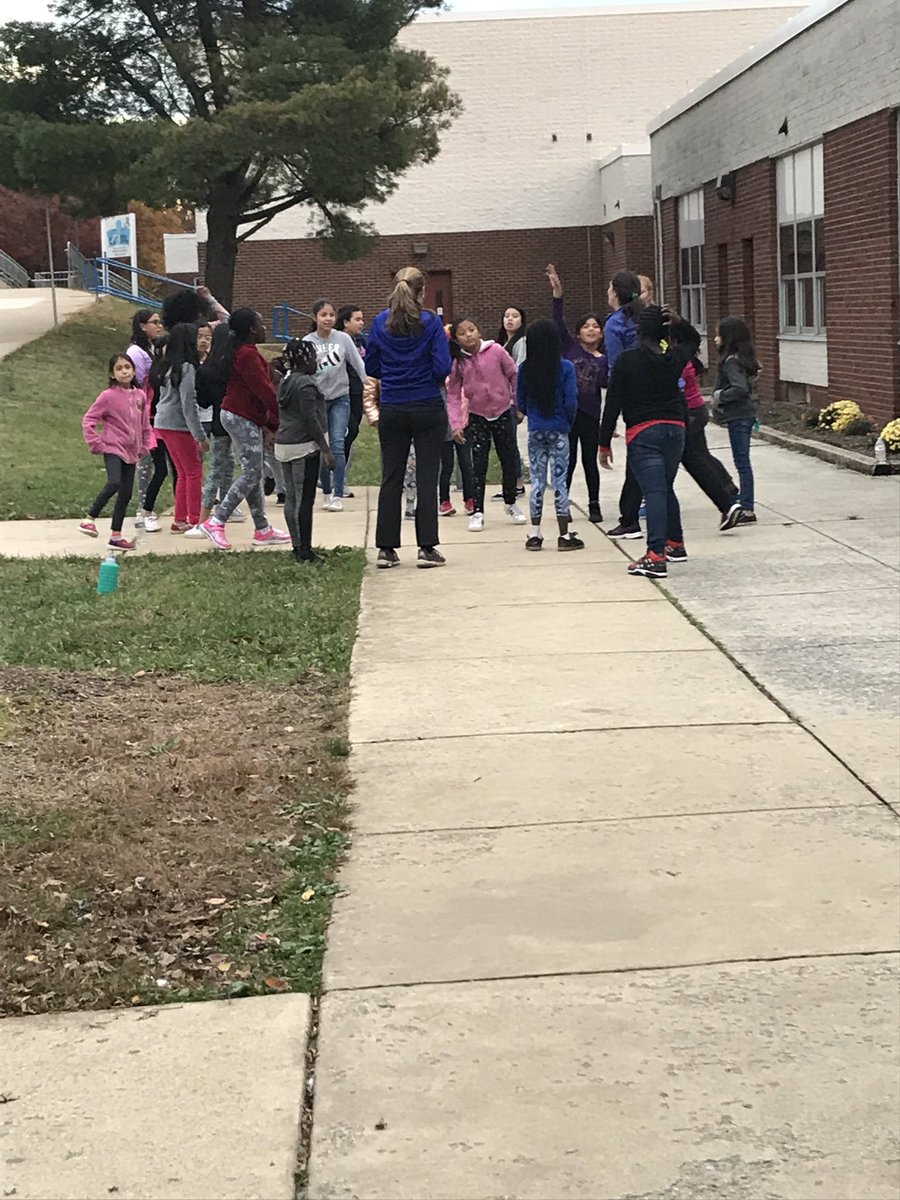 Summit Hall ES (summithalles) Twitter