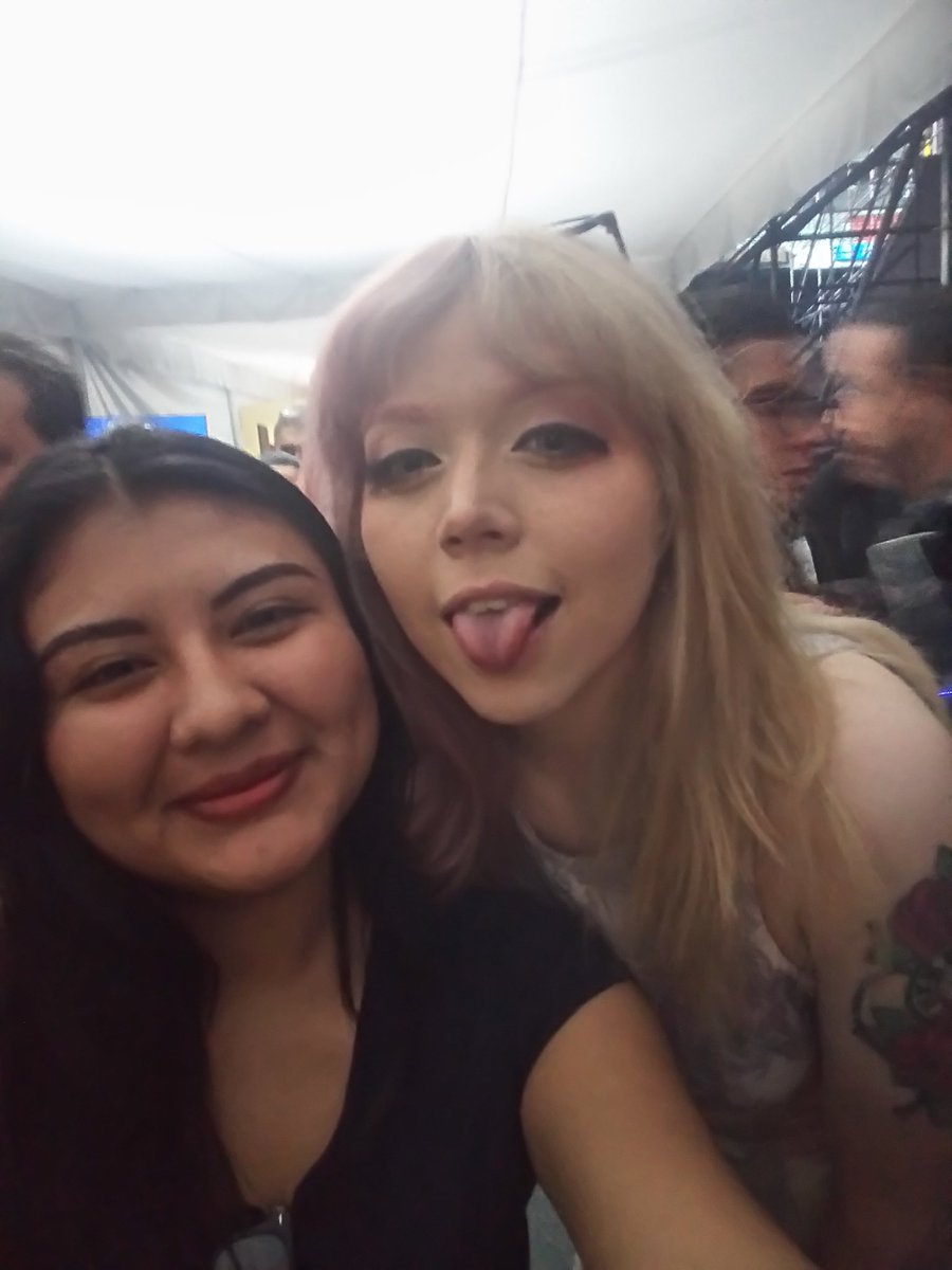 TennantLover22's tweet photo. @tvtelehit @Brigitte_Grey #Telehit25Años https://t.co/dVdbfRF7I4