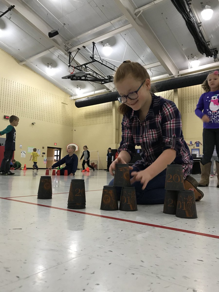 PEjacobs23's tweet photo. Our students had a blast speed stacking and breaking a world record today at Graham Elementary! @RobBlosser @SpeedStacksInc #2018STACKUP https://t.co/dwYraqpe20