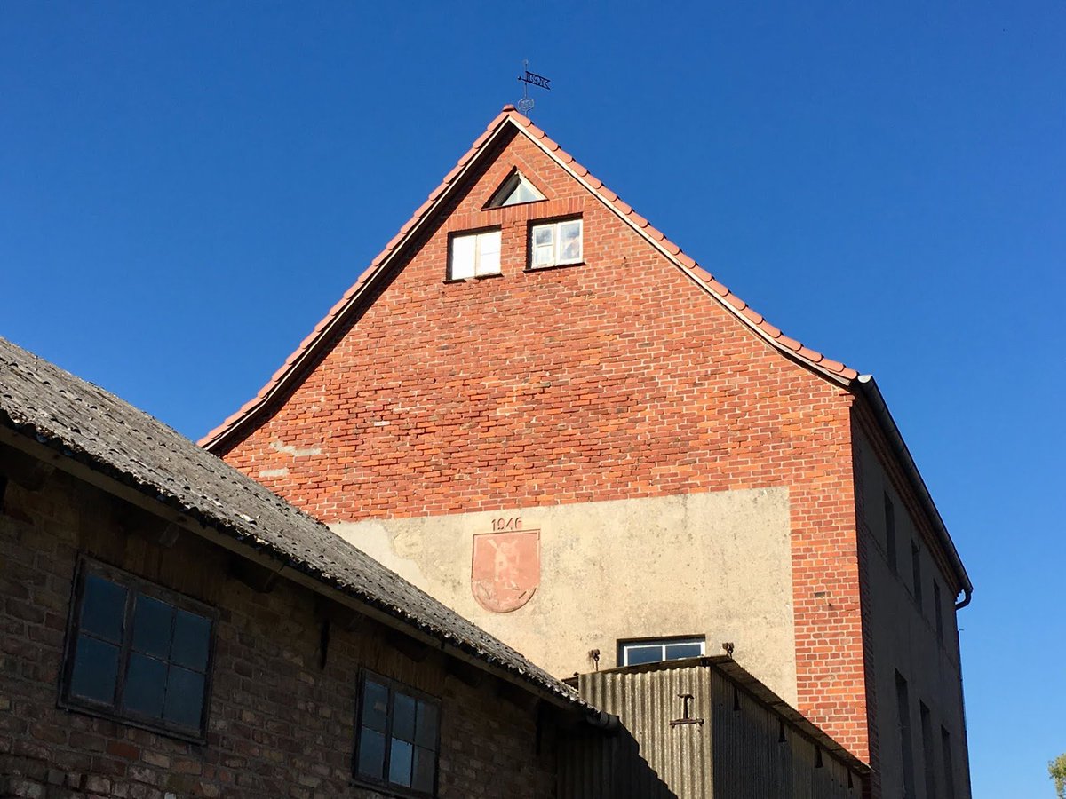 RuegenOutdoor's tweet photo. Zwischen #Sund und #Kap #Arkona auf der #Insel #Rügen unterwegs +++  Dieses Mal ein Beitrag zu #Patzig und dem Gut #Wostrovitz bei #Patzig  +++ https://t.co/erCHEiS2RG https://t.co/mQ6Fx4lgA3