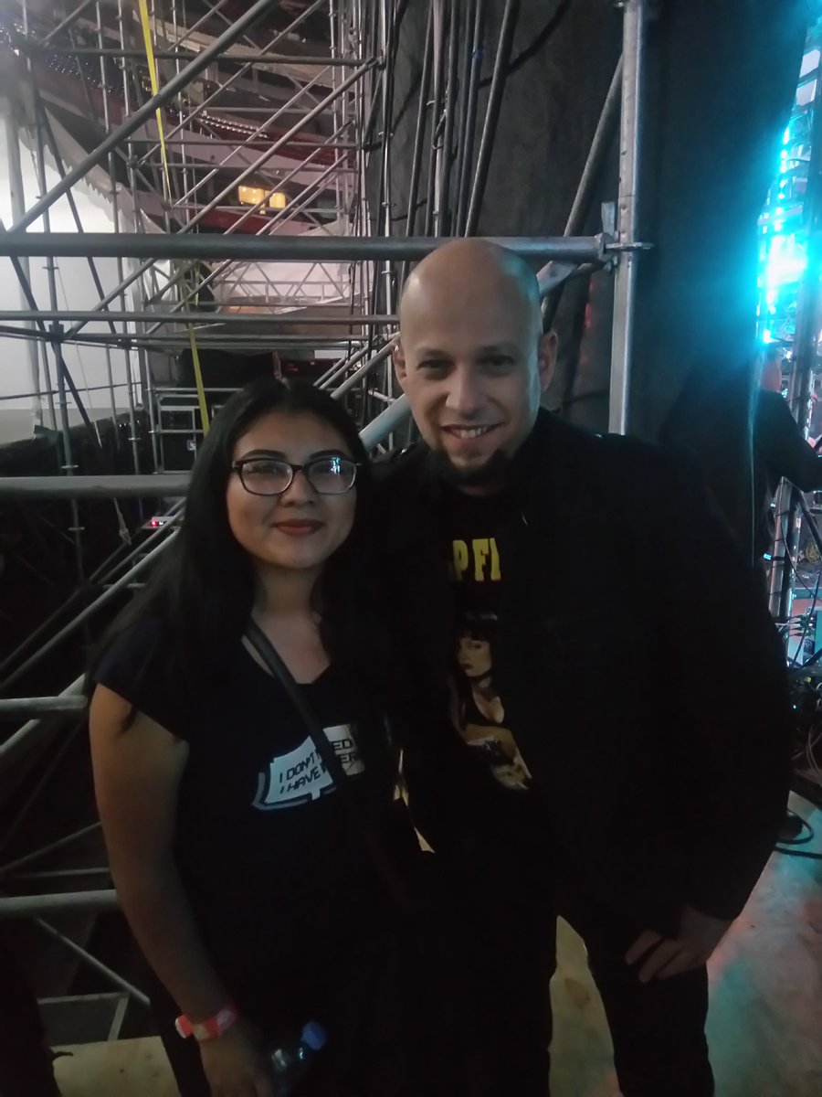 TennantLover22's tweet photo. @tvtelehit @soyclaudiotv #Telehit25Años https://t.co/wkouDwJO09