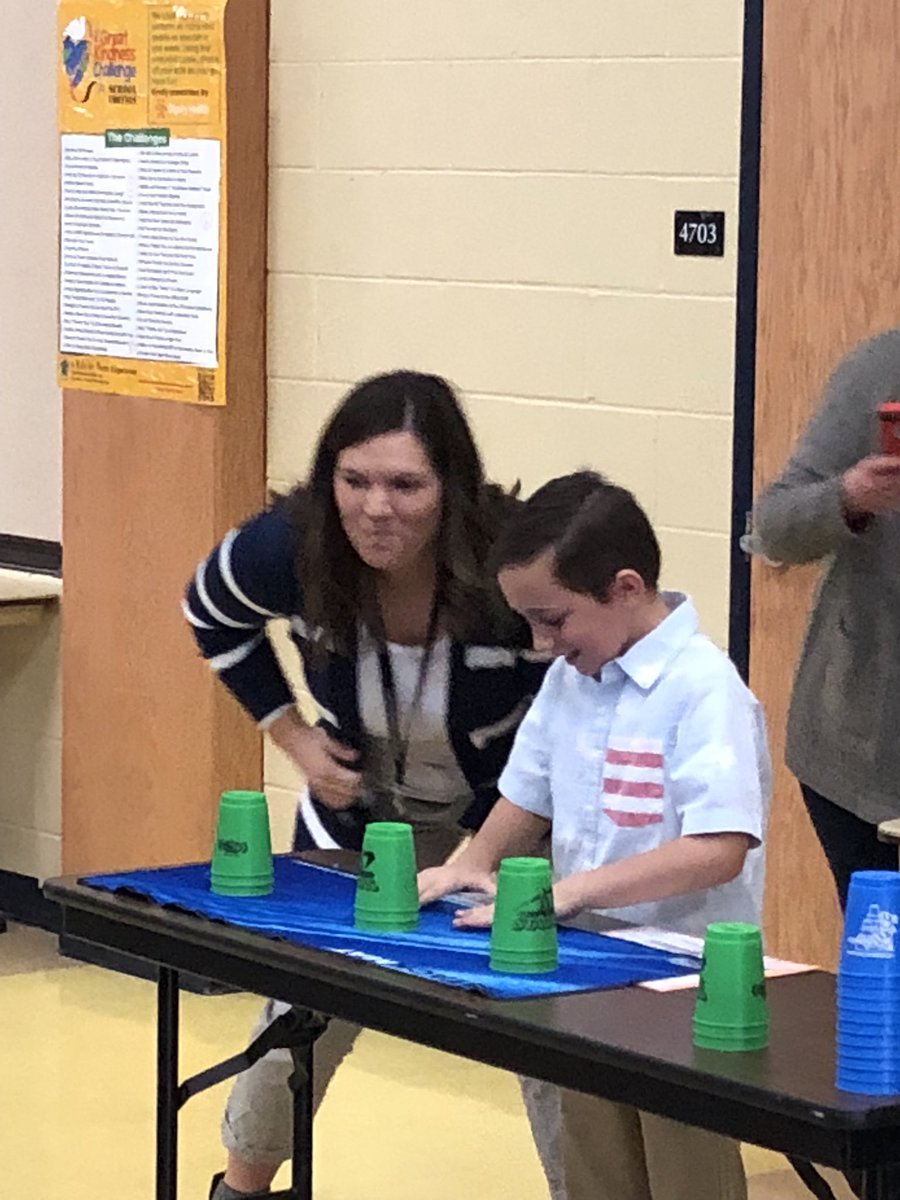 PEjacobs23's tweet photo. The kids loved picking an adult to challenge today! @PrincipalCMill going with an interesting technique. @RobBlosser @SpeedStacksInc #2018STACKUP #GESPride https://t.co/8NYVfHLbUe