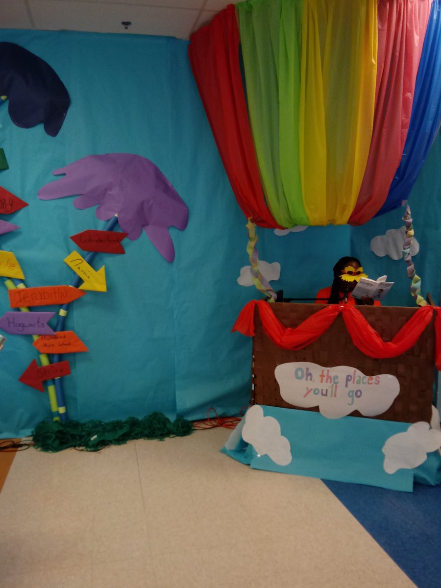 five12welve's tweet photo. Pizza Hut Book-It Principal's Reading Challenge.  Ms Hamilton of Britton Elementary as The Lorax reading to the children.  #youngreaders #bookit #pizzahut https://t.co/AZFFCH4Jjk