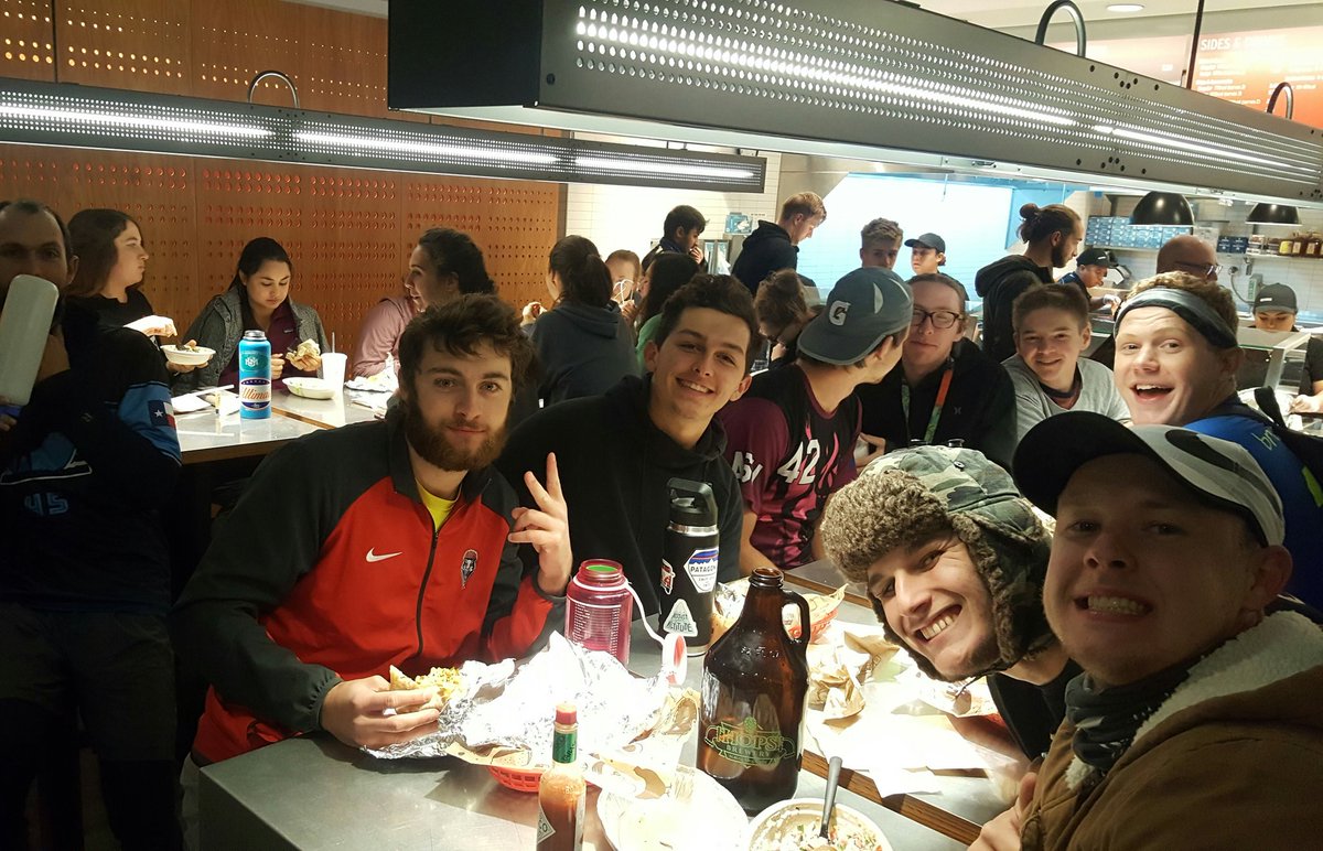 Bombshells_Ulti's tweet photo. Thanks to all who came to our fundraiser tonight!!! #bombshells https://t.co/CVFMBekDwX