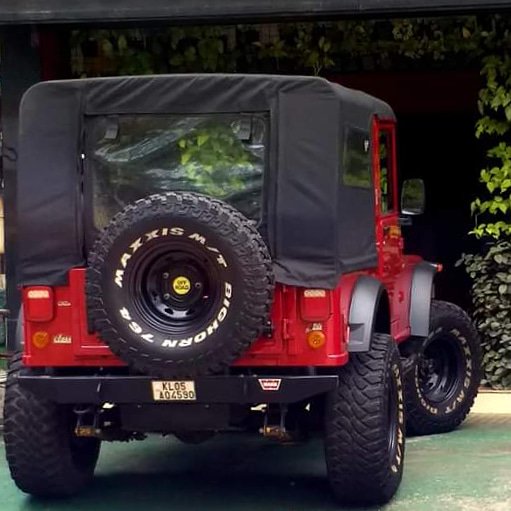 Mahindra_Thar's tweet image. Red hot! You just can&apos;t take your eyes off Girish Mathai&apos;s #Thar.

#MahindraThar #MadeOfYou #4x4 #OffRoading