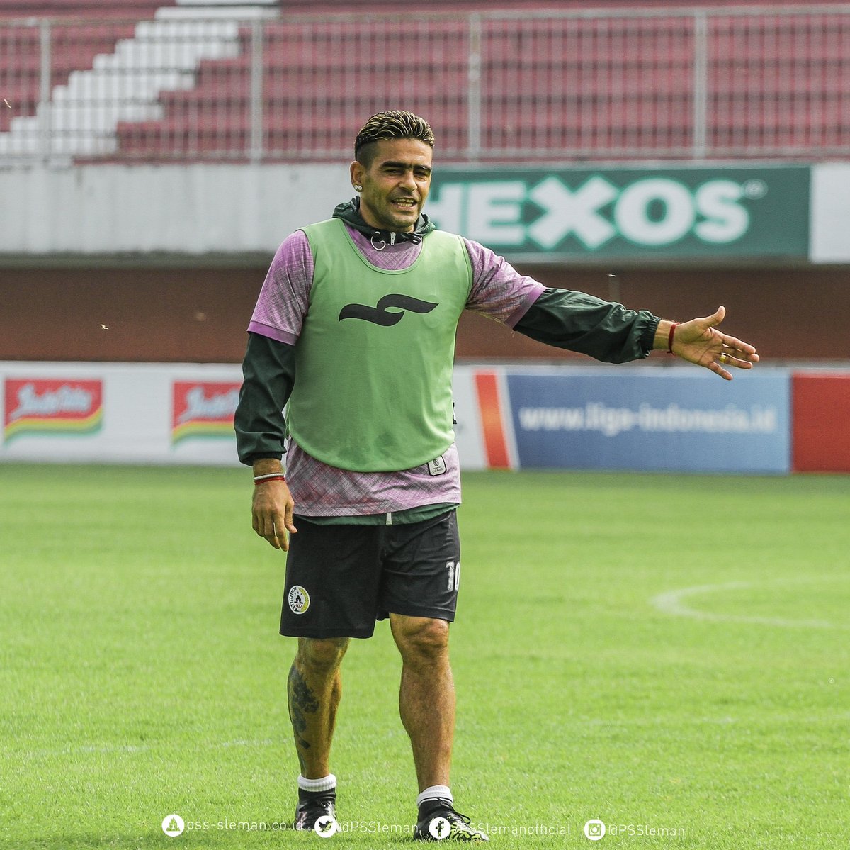 PSSleman's tweet photo. Sesi latihan PSS, Jumat (09/11) pagi di stadion Maguwoharjo. Besok pagi skuat akan berangkat menuju Madura. Mohon doa restunya semoga mendapatkan hasil maksimal. 🦅#PSSleman #COSE https://t.co/rYSpNMyhFn