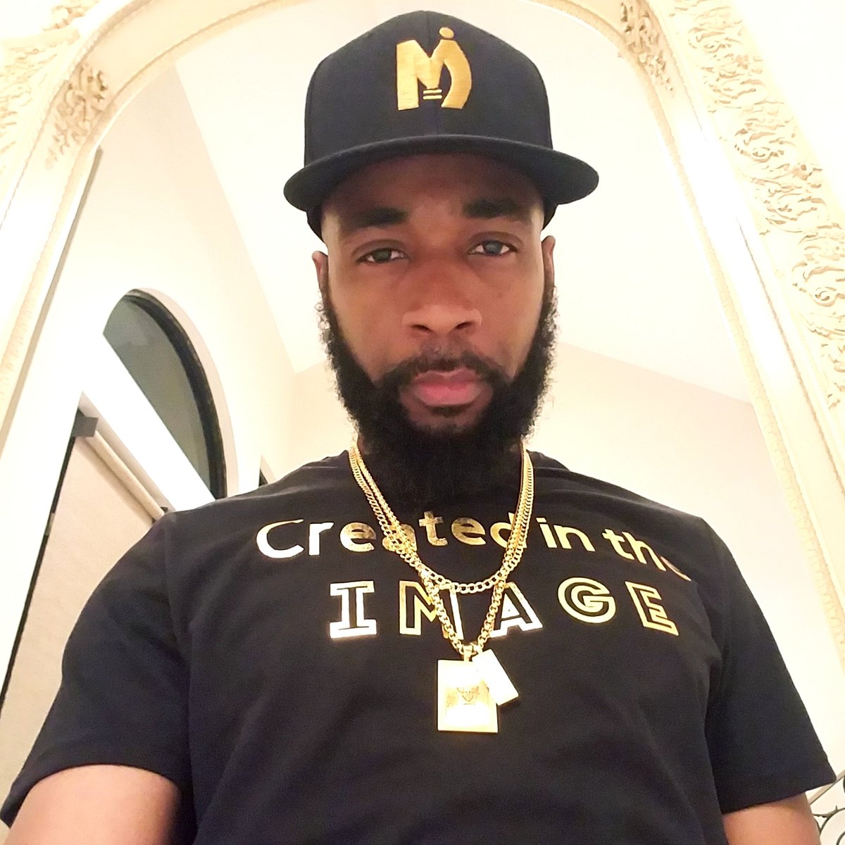 Tweezy9o4's tweet photo. Regardless of your race or creed, we were all "Created in the Image" of the Creator. Never let your circumstances define who you are. Life is a marathon, not a race. Live through the ridicule and scrutiny now and enjoy the accolades and praise later. @YoniMill #MillYoni https://t.co/HdvkZjyAvt